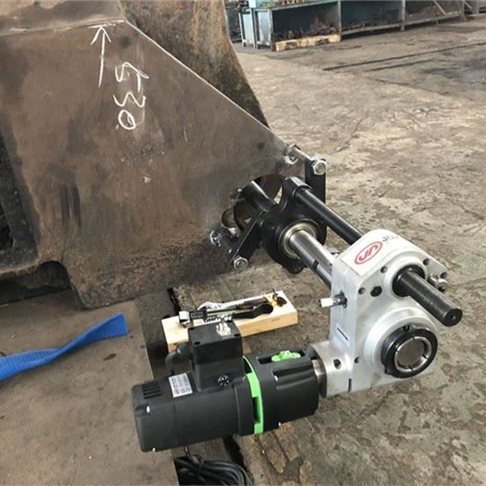 خدمات ثابت تراشی پاکت بیل مکانیکی با پکیلنسر